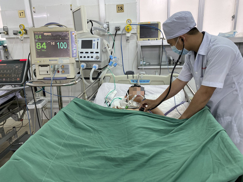 Cứu sống bệnh nhi ngưng tim, ngưng thở nhờ báo động đỏ liên viện - Ảnh 1. Cứu sống bệnh nhi ngưng tim, ngưng thở nhờ báo động đỏ liên viện - Ảnh 1.