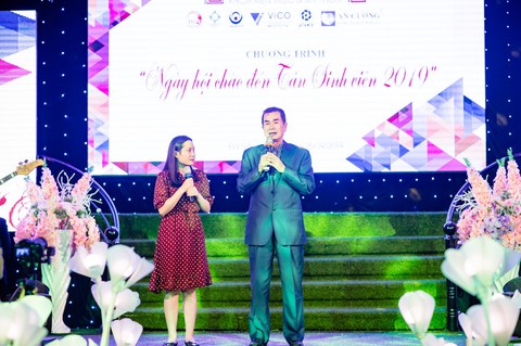 Đại học Duy Tân chào đón tân sinh viên Khoa kiến trúc & mỹ thuật - Ảnh 4. Đại học Duy Tân chào đón tân sinh viên Khoa kiến trúc & mỹ thuật - Ảnh 4.