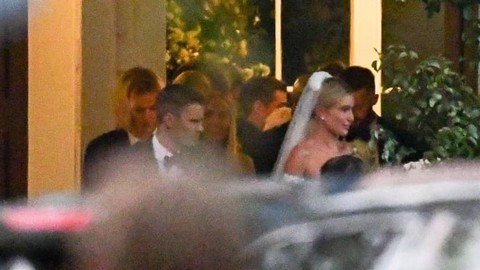 Hailey và Justin Bieber chính thức cưới… lần 2 - Ảnh 2. Hailey và Justin Bieber chính thức cưới… lần 2 - Ảnh 2.