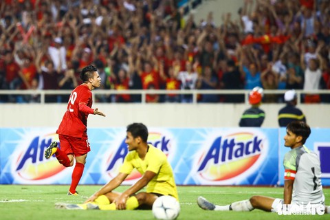 Chùm ảnh ấn tượng trận Việt Nam - Malaysia 1-0 - Ảnh 2. Chùm ảnh ấn tượng trận Việt Nam - Malaysia 1-0 - Ảnh 2.