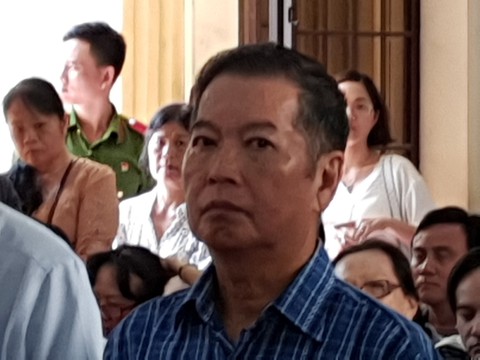 Nguyên tổng giám đốc Công ty Xổ số Đồng Nai hầu tòa vì bị cáo buộc tham ô - Ảnh 3. Nguyên tổng giám đốc Công ty Xổ số Đồng Nai hầu tòa vì bị cáo buộc tham ô - Ảnh 3.