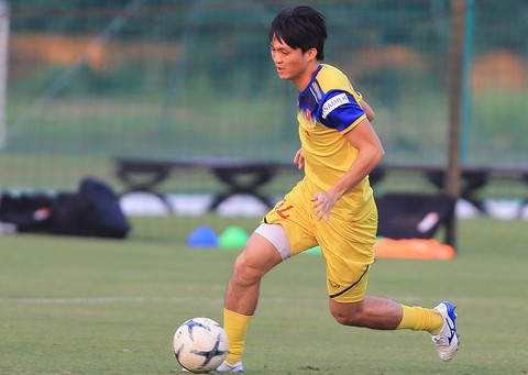 Tuyển Việt Nam - Malaysia: Tối nay 10-10 cần một Tuấn Anh tinh tế - Ảnh 1. Tuyển Việt Nam - Malaysia: Tối nay 10-10 cần một Tuấn Anh tinh tế - Ảnh 1.