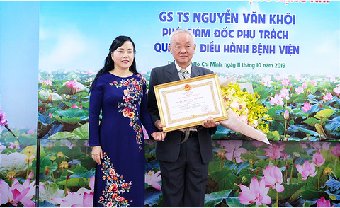 Bác sĩ 46 tuổi Nguyễn Tri Thức làm giám đốc Bệnh viện Chợ Rẫy - Ảnh 2. Bác sĩ 46 tuổi Nguyễn Tri Thức làm giám đốc Bệnh viện Chợ Rẫy - Ảnh 2.