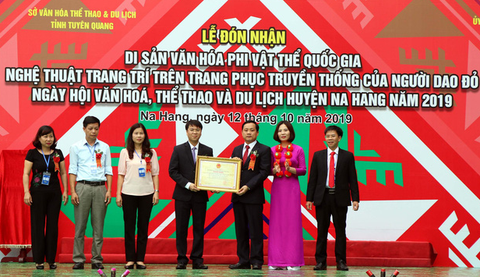 Nghệ thuật trang trí trang phục người Dao đỏ là Di sản văn hóa phi vật thể quốc gia - Ảnh 1. Nghệ thuật trang trí trang phục người Dao đỏ là Di sản văn hóa phi vật thể quốc gia - Ảnh 1.