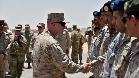 Mỹ rầm rộ chuyển vũ khí, điều thêm 1.800 quân đến Saudi Arabia - Ảnh 1. Mỹ rầm rộ chuyển vũ khí, điều thêm 1.800 quân đến Saudi Arabia - Ảnh 1.