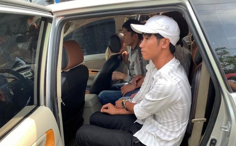 Công an truy đuổi bắn bể bánh xe hơi, bắt nhóm thanh niên nghi đánh người thuê - Ảnh 5. Công an truy đuổi bắn bể bánh xe hơi, bắt nhóm thanh niên nghi đánh người thuê - Ảnh 5.