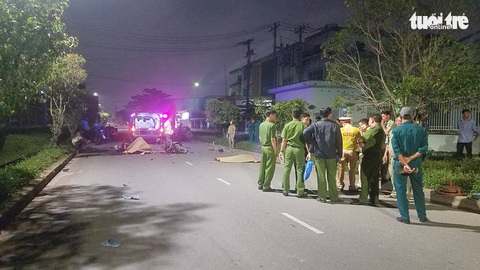 Chạy xe máy trong đường nội bộ với tốc độ cao, 2 thanh niên chết tại chỗ - Ảnh 1. Chạy xe máy trong đường nội bộ với tốc độ cao, 2 thanh niên chết tại chỗ - Ảnh 1.