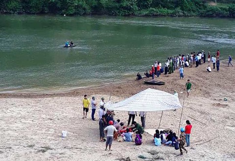 Tắm sông, 3 học sinh chết đuối thương tâm - Ảnh 1. Tắm sông, 3 học sinh chết đuối thương tâm - Ảnh 1.