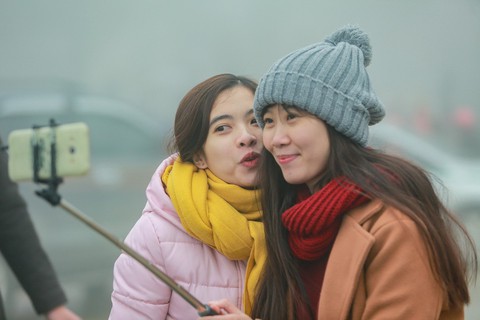 Miền Bắc, miền Trung chuyển lạnh, miền Nam mưa rào - Ảnh 1. Miền Bắc, miền Trung chuyển lạnh, miền Nam mưa rào - Ảnh 1.
