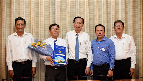 Sở Giao thông vận tải, Nông nghiệp phát triển nông thôn TP.HCM có phó giám đốc mới - Ảnh 1. Sở Giao thông vận tải, Nông nghiệp phát triển nông thôn TP.HCM có phó giám đốc mới - Ảnh 1.