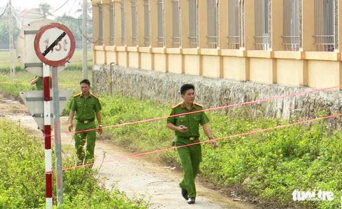 Công an Nghệ An truy tìm tang vật vụ bảo vệ BHXH bị giết - Ảnh 2. Công an Nghệ An truy tìm tang vật vụ bảo vệ BHXH bị giết - Ảnh 2.