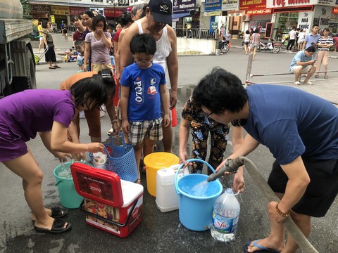 Nhà máy nước Sông Đà dừng cấp nước, nhiều khu vực của Hà Nội mất nước - Ảnh 1. Nhà máy nước Sông Đà dừng cấp nước, nhiều khu vực của Hà Nội mất nước - Ảnh 1.