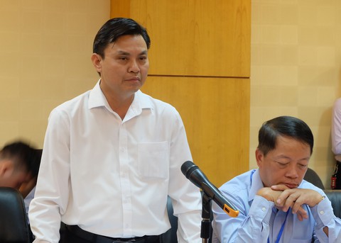 Vụ nước có mùi lạ ở Hà Nội: Xe tải đổ trộm dầu nhớt gần nhà máy nước sông Đà - Ảnh 1. Vụ nước có mùi lạ ở Hà Nội: Xe tải đổ trộm dầu nhớt gần nhà máy nước sông Đà - Ảnh 1.
