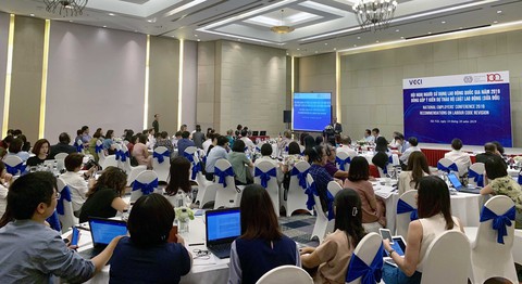 Tăng thêm ngày nghỉ là xa xỉ với Việt Nam thời điểm này? - Ảnh 1. Tăng thêm ngày nghỉ là xa xỉ với Việt Nam thời điểm này? - Ảnh 1.