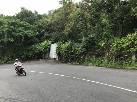 Cấm xe tay ga, lập trạm kiểm soát nhiều tuyến đường trên Sơn Trà - Ảnh 3. Cấm xe tay ga, lập trạm kiểm soát nhiều tuyến đường trên Sơn Trà - Ảnh 3.
