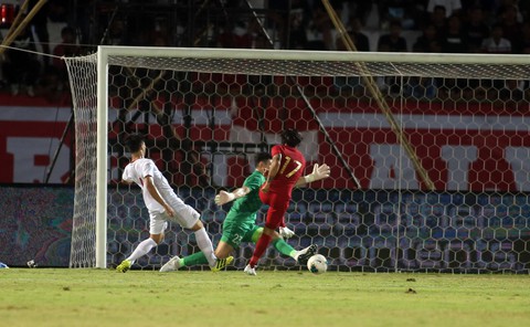 Việt Nam thắng Indonesia 3-1 trên sân khách ở vòng loại World Cup 2022 - Ảnh 5. Việt Nam thắng Indonesia 3-1 trên sân khách ở vòng loại World Cup 2022 - Ảnh 5.