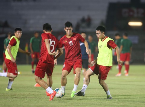 Việt Nam thắng Indonesia 3-1 trên sân khách ở vòng loại World Cup 2022 - Ảnh 3. Việt Nam thắng Indonesia 3-1 trên sân khách ở vòng loại World Cup 2022 - Ảnh 3.