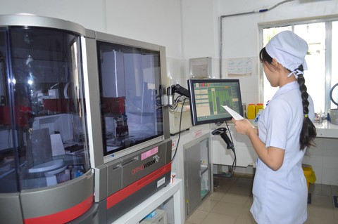 Số hóa truyền máu hạn chế sự cố - Ảnh 1. Số hóa truyền máu hạn chế sự cố - Ảnh 1.