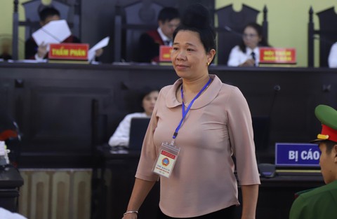 Xử vụ gian lận thi ở Sơn La: Chỉ nhờ xem điểm, cảm ơn 300 triệu? - Ảnh 1. Xử vụ gian lận thi ở Sơn La: Chỉ nhờ xem điểm, cảm ơn 300 triệu? - Ảnh 1.