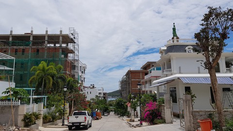 Lập phương án dỡ 13 biệt thự cao cấp vi phạm ở Nha Trang - Ảnh 4. Lập phương án dỡ 13 biệt thự cao cấp vi phạm ở Nha Trang - Ảnh 4.