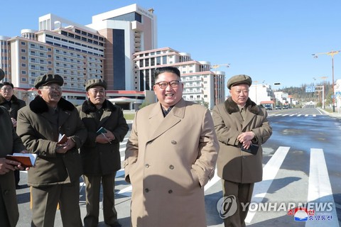 Ông Kim Jong Un cưỡi bạch mã lên núi thiêng, lên tiếng chỉ trích Mỹ - Ảnh 3. Ông Kim Jong Un cưỡi bạch mã lên núi thiêng, lên tiếng chỉ trích Mỹ - Ảnh 3.