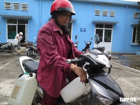 Chưa hoàn hồn vụ cháy Rạng Đông, dân Hạ Đình lại khổ vì nước - Ảnh 3. Chưa hoàn hồn vụ cháy Rạng Đông, dân Hạ Đình lại khổ vì nước - Ảnh 3.