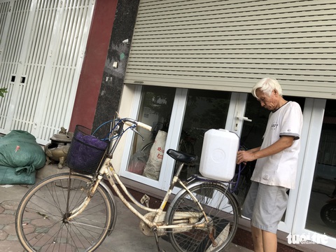 Chưa hoàn hồn vụ cháy Rạng Đông, dân Hạ Đình lại khổ vì nước - Ảnh 8. Chưa hoàn hồn vụ cháy Rạng Đông, dân Hạ Đình lại khổ vì nước - Ảnh 8.