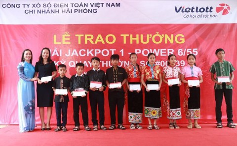 Trung thành dãy số suốt 1 năm, khách Nghệ An trúng Jackpot hơn 80 tỷ đồng - Ảnh 3. Trung thành dãy số suốt 1 năm, khách Nghệ An trúng Jackpot hơn 80 tỷ đồng - Ảnh 3.