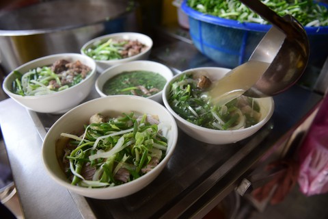Nấu phở: tinh tế từng gia vị - Ảnh 1. Nấu phở: tinh tế từng gia vị - Ảnh 1.