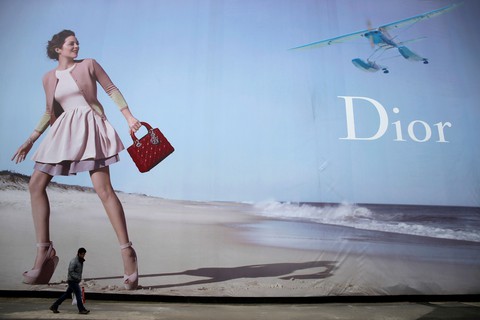 Sợ mất thị trường, Dior phải xin lỗi Trung Quốc vì quên tỉnh Đài Loan - Ảnh 1. Sợ mất thị trường, Dior phải xin lỗi Trung Quốc vì quên tỉnh Đài Loan - Ảnh 1.