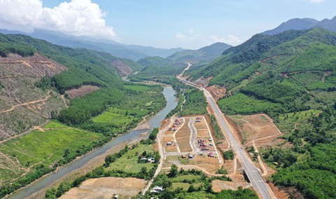 Nước ở Đà Nẵng: quản lý kiểu từ đầu nguồn xuống biển - Ảnh 1. Nước ở Đà Nẵng: quản lý kiểu từ đầu nguồn xuống biển - Ảnh 1.