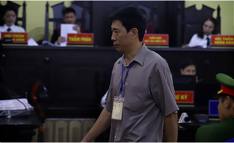 Phó chủ tịch TP Sơn La chỉ nhờ xem nhưng con cháu vẫn được nâng điểm - Ảnh 2. Phó chủ tịch TP Sơn La chỉ nhờ xem nhưng con cháu vẫn được nâng điểm - Ảnh 2.