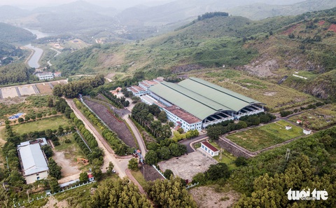 Khởi tố vụ án hình sự đổ dầu thải vào nguồn nước sông Đà - Ảnh 1. Khởi tố vụ án hình sự đổ dầu thải vào nguồn nước sông Đà - Ảnh 1.