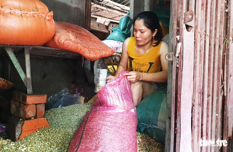 Nhiều tiểu thương chợ Vinh trắng tay sau đợt ngập lụt lịch sử - Ảnh 2. Nhiều tiểu thương chợ Vinh trắng tay sau đợt ngập lụt lịch sử - Ảnh 2.