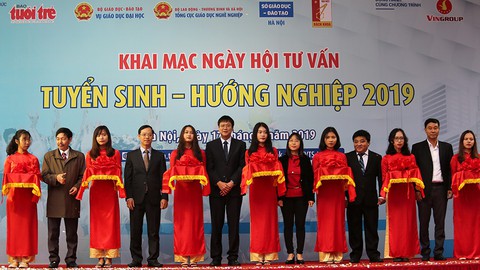 Chia tay một thứ trưởng trí tuệ và tâm huyết - Ảnh 1. Chia tay một thứ trưởng trí tuệ và tâm huyết - Ảnh 1.