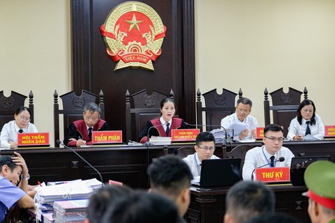 Công bố lời khai về việc nâng điểm cho con cháu một số cán bộ chủ chốt tỉnh Hà Giang - Ảnh 1. Công bố lời khai về việc nâng điểm cho con cháu một số cán bộ chủ chốt tỉnh Hà Giang - Ảnh 1.