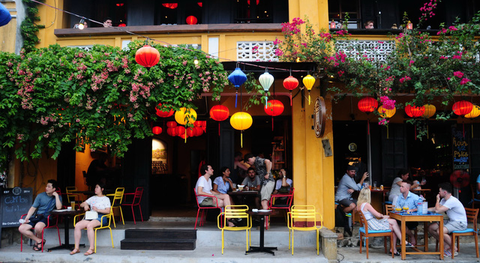 Người Hội An xa dần, phố cổ giờ rỗng ruột - Ảnh 1. Người Hội An xa dần, phố cổ giờ rỗng ruột - Ảnh 1.