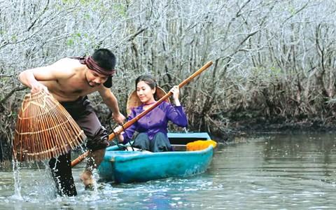 Mùa lá đổ ở bàu Cá Cái - Ảnh 2. Mùa lá đổ ở bàu Cá Cái - Ảnh 2.