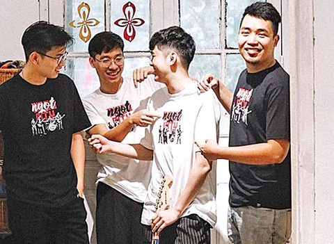 Đen là nghệ sĩ Việt Nam được nghe nhiều nhất 2019 trên Spotify - Ảnh 4. Đen là nghệ sĩ Việt Nam được nghe nhiều nhất 2019 trên Spotify - Ảnh 4.