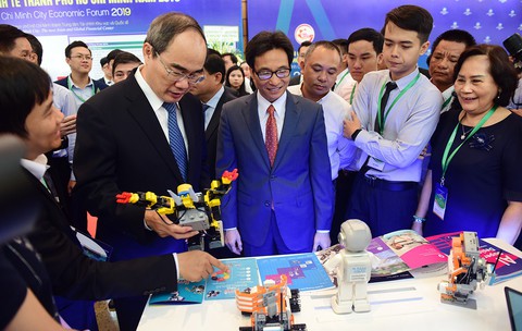 Phát triển TP.HCM thành trung tâm tài chính: Cần được xem là chiến lược quốc gia - Ảnh 2. Phát triển TP.HCM thành trung tâm tài chính: Cần được xem là chiến lược quốc gia - Ảnh 2.