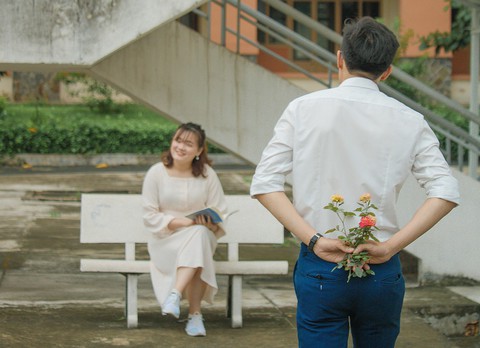 Anh không tặng hoa 20-10 chẳng phải vì không thích... - Ảnh 1. Anh không tặng hoa 20-10 chẳng phải vì không thích... - Ảnh 1.