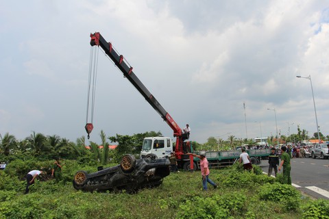 Hành trình của chiếc Mercedes chở ba người trước khi gặp nạn - Ảnh 3. Hành trình của chiếc Mercedes chở ba người trước khi gặp nạn - Ảnh 3.