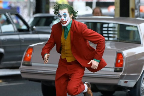 Joker: Tác phẩm điện ảnh choáng ngợp và vai diễn vĩ đại - Ảnh 8. Joker: Tác phẩm điện ảnh choáng ngợp và vai diễn vĩ đại - Ảnh 8.