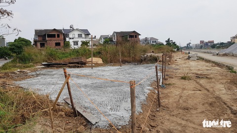 Giao công an điều tra, xử lý băng nhóm cướp đất giữa ban ngày - Ảnh 1. Giao công an điều tra, xử lý băng nhóm cướp đất giữa ban ngày - Ảnh 1.