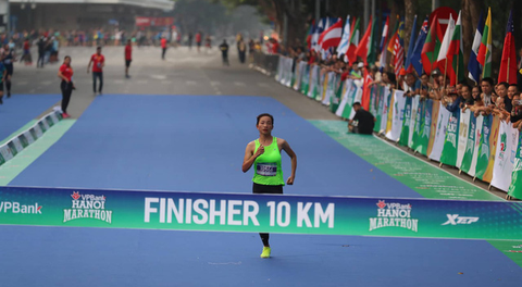 7.000 vận động viên tham dự VPBank Hanoi Marathon 2019 - Ảnh 2. 7.000 vận động viên tham dự VPBank Hanoi Marathon 2019 - Ảnh 2.