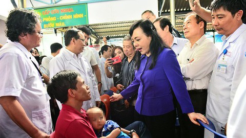 Chữa khỏi bệnh nặng, bác sĩ nổi tiếng có phải là giỏi? - Ảnh 1. Chữa khỏi bệnh nặng, bác sĩ nổi tiếng có phải là giỏi? - Ảnh 1.