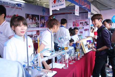 Gom trường có giúp tuyển sinh nghề khởi sắc? - Ảnh 1. Gom trường có giúp tuyển sinh nghề khởi sắc? - Ảnh 1.
