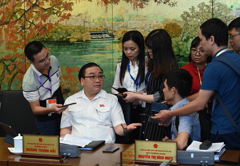 Bí thư Hà Nội: Cần rút kinh nghiệm việc để xảy ra vụ nước bẩn - Ảnh 1. Bí thư Hà Nội: Cần rút kinh nghiệm việc để xảy ra vụ nước bẩn - Ảnh 1.