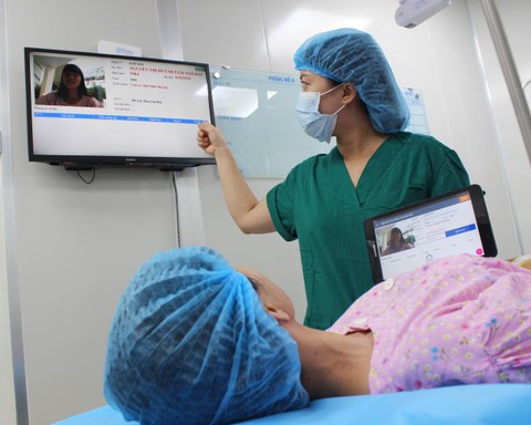 Người bệnh tự nhận diện mình trước khi phẫu thuật ngay trên bàn mổ - Ảnh 1. Người bệnh tự nhận diện mình trước khi phẫu thuật ngay trên bàn mổ - Ảnh 1.