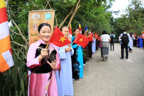 Hành hương Phật giáo 5 nước dọc sông Mekong đến Điện Biên, lan toả lòng nhân ái - Ảnh 4. Hành hương Phật giáo 5 nước dọc sông Mekong đến Điện Biên, lan toả lòng nhân ái - Ảnh 4.